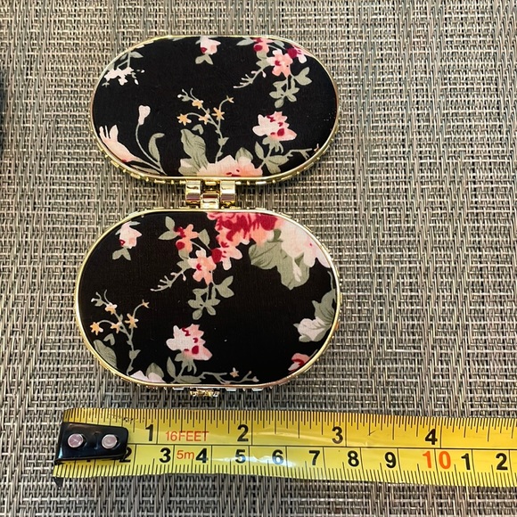 #47 Retro Floral Oval Compact Mirror - Picture 9 of 10